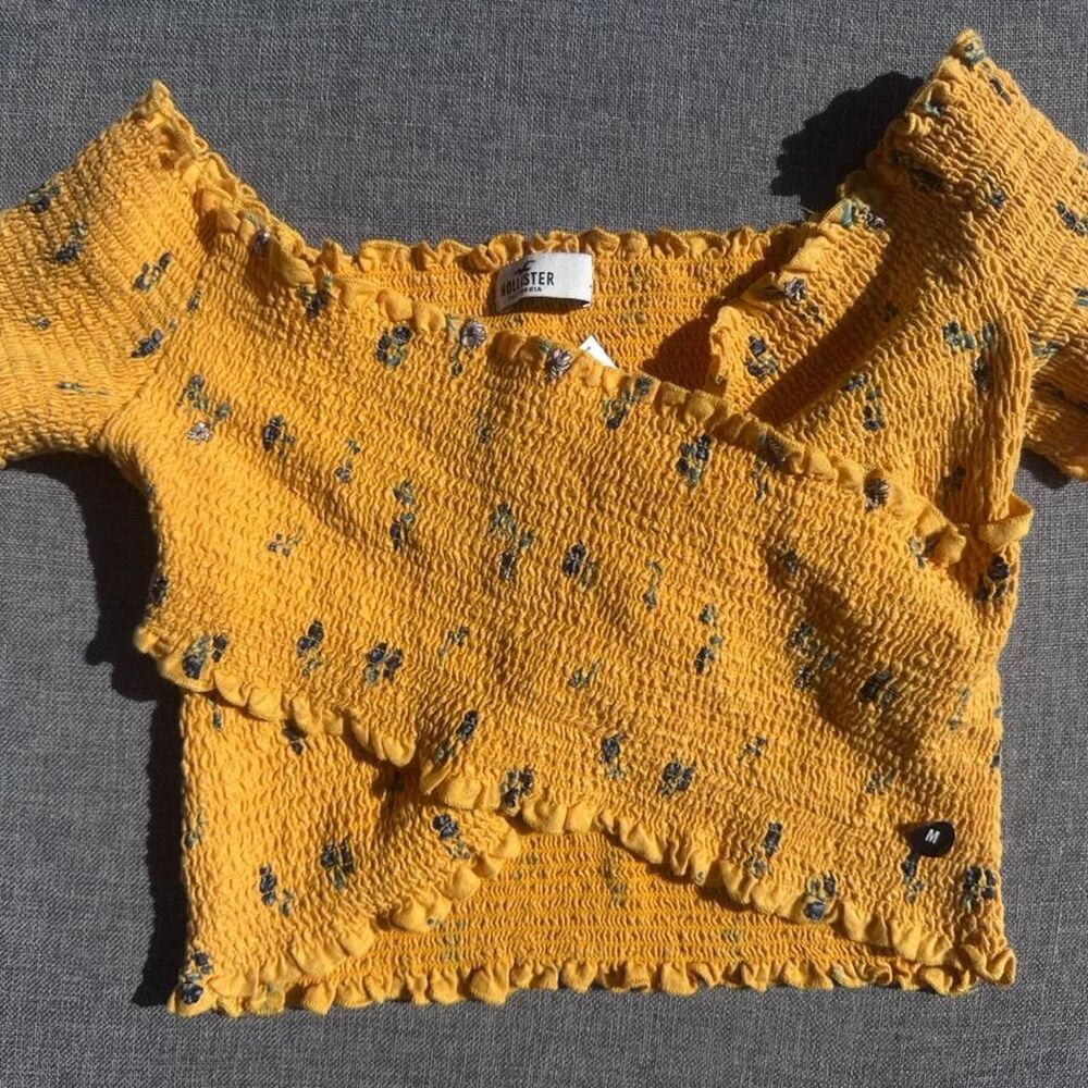 Hollister-co Women's Yellow and Orange Crop-top